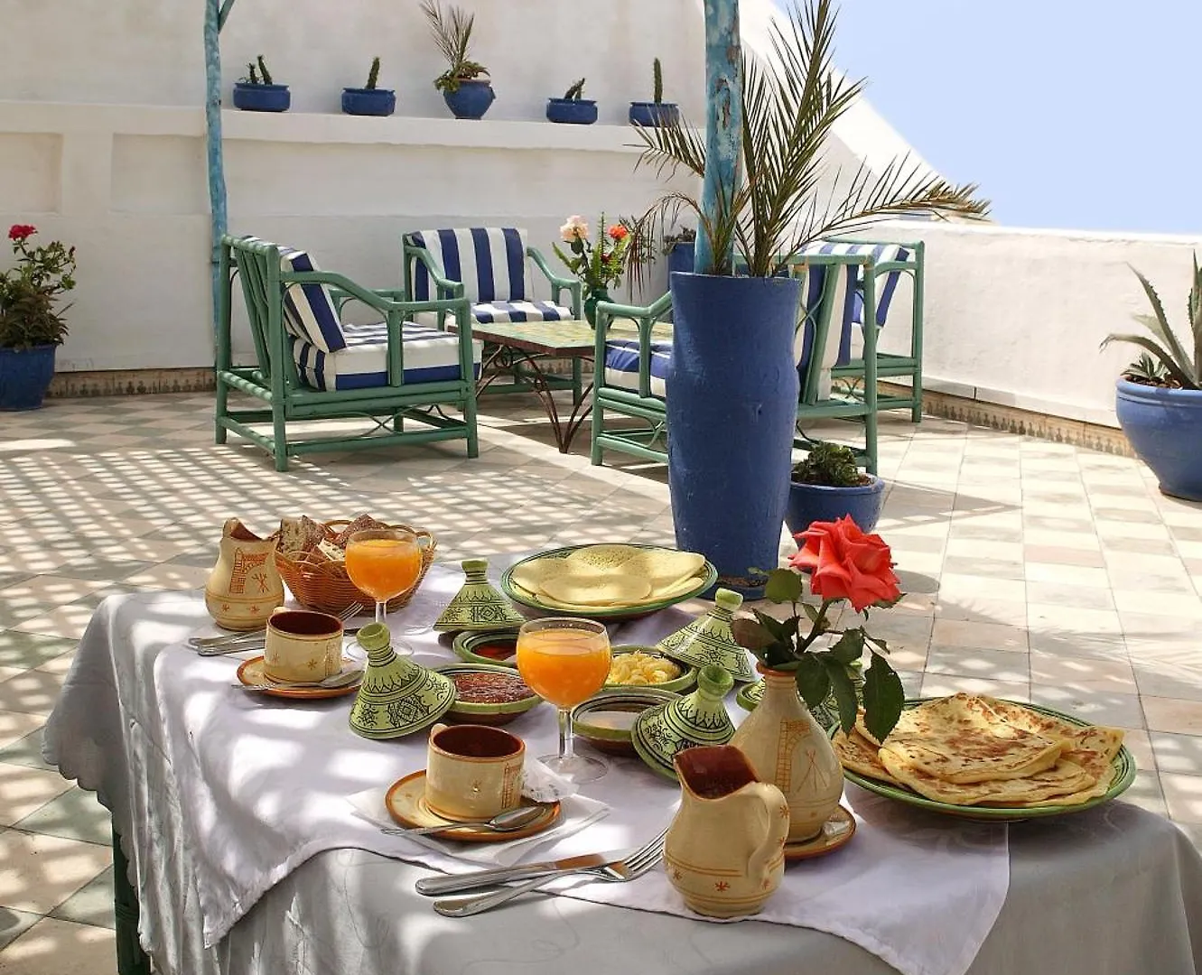 Riad Al Madina 에사우이라