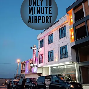 فندق Continental Airport ***